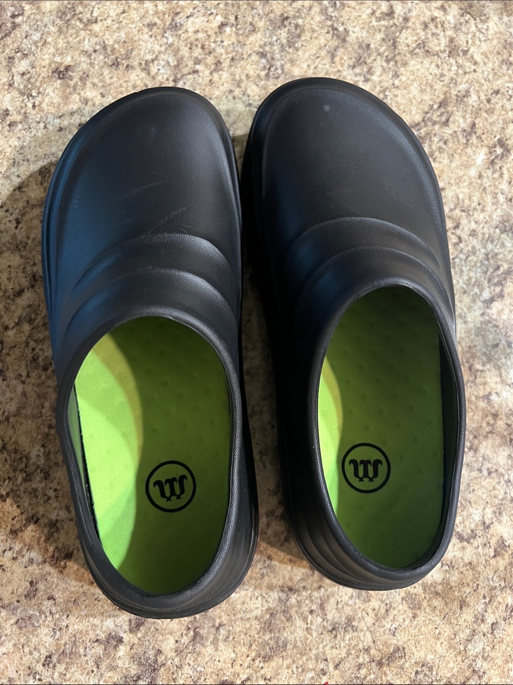 Black Slip-On Women’s restaurant non-slip shoes